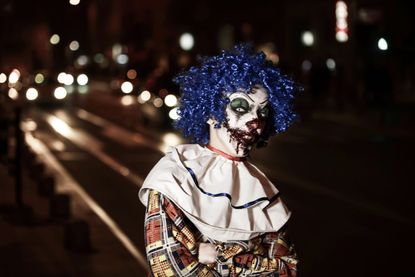 The U.S. has been taken over by a wave of creepy clowns that are causing fear. 