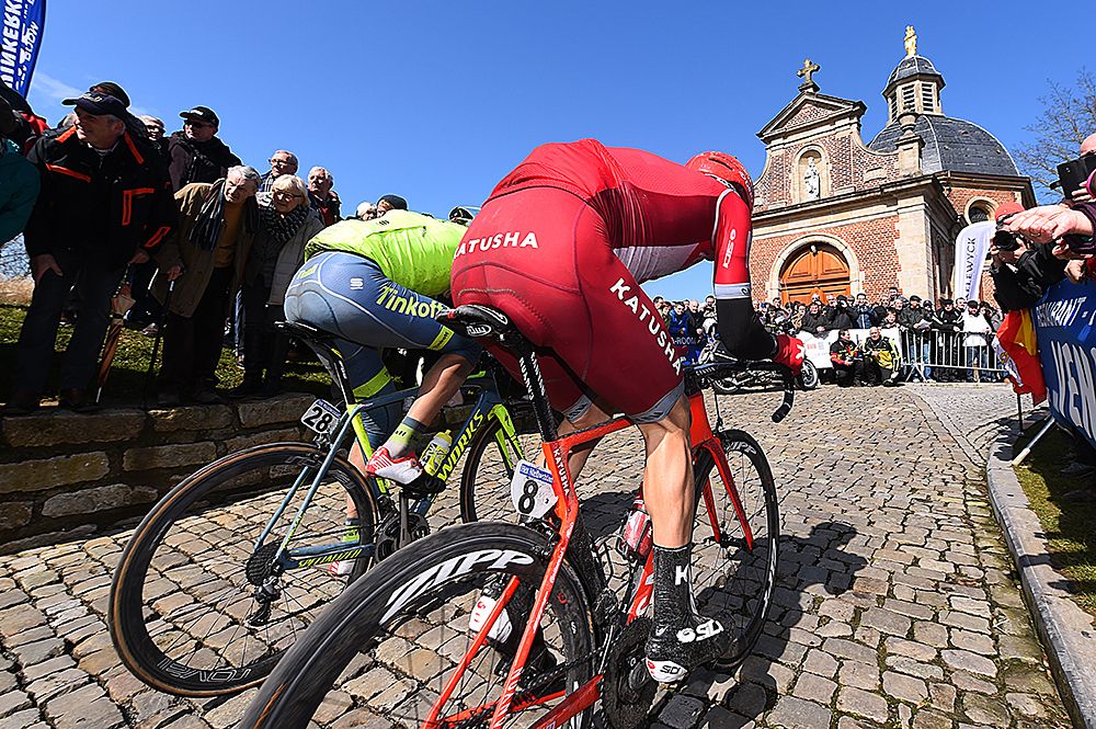 Climbing during the Three Days of De Panne's opening stage
