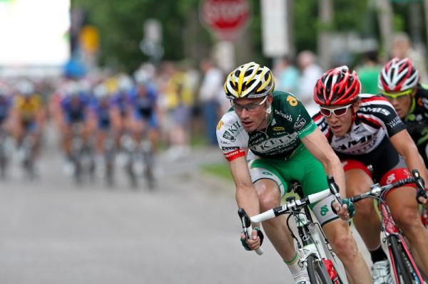 Andrew Bajadali (Kelly Benefit Strategies-OptumHealth) tries to get another break going.