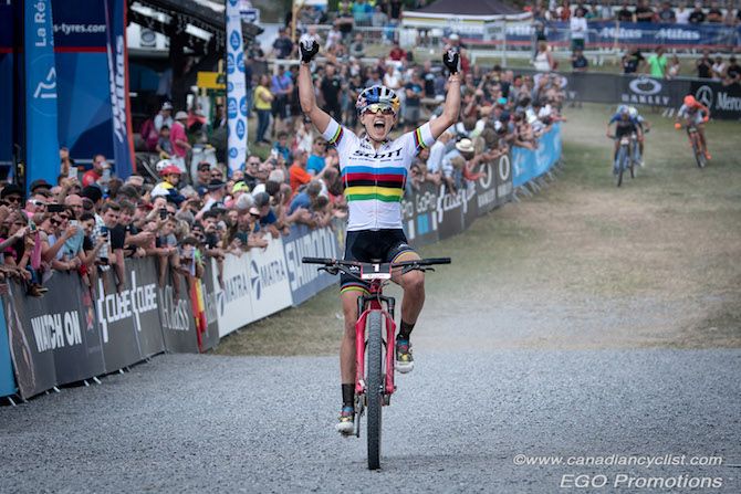 Kate Courtney (Scott- SRAM MTB Racing) wins