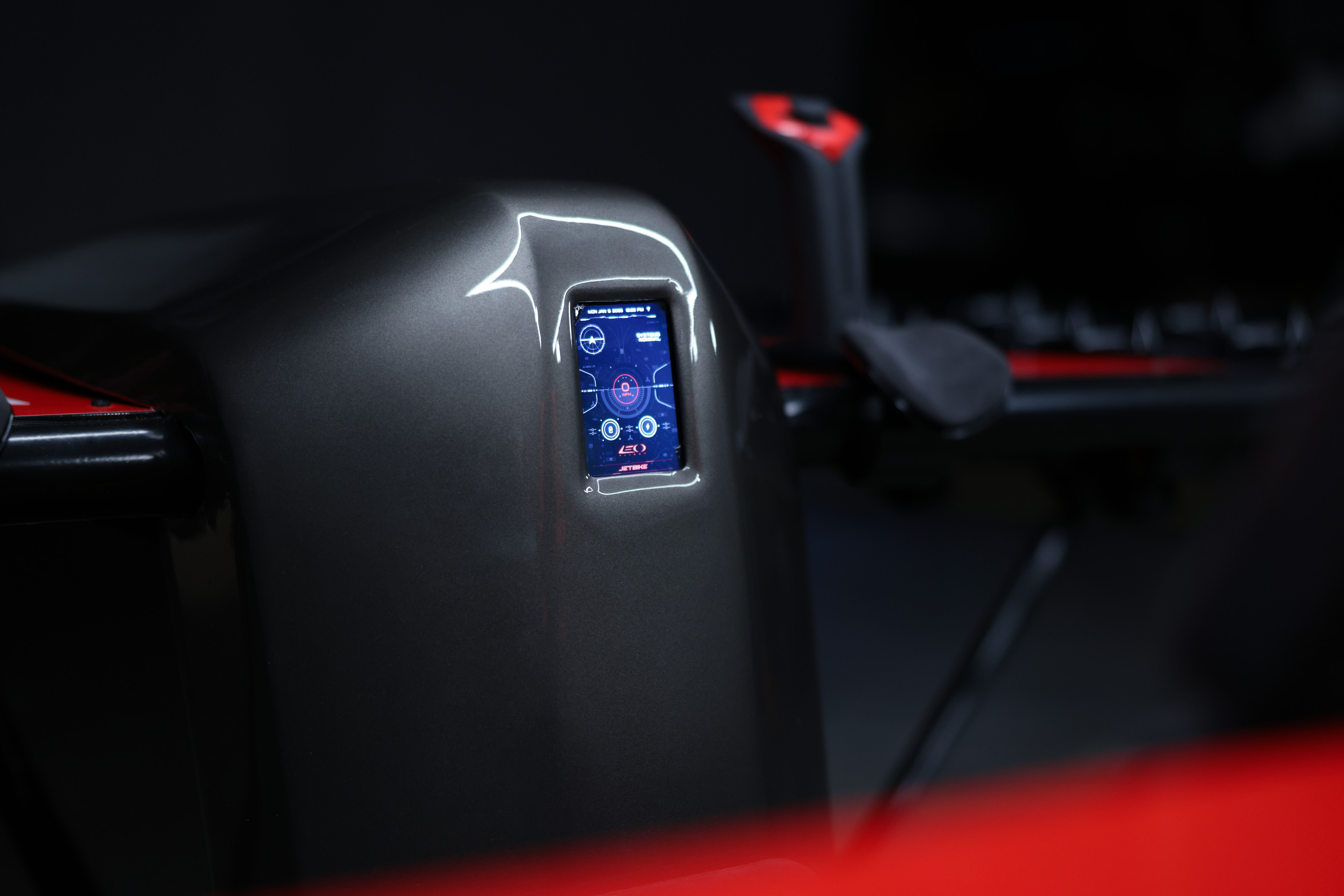 The LEO JetBike has a minimal cockpit and instrumentation