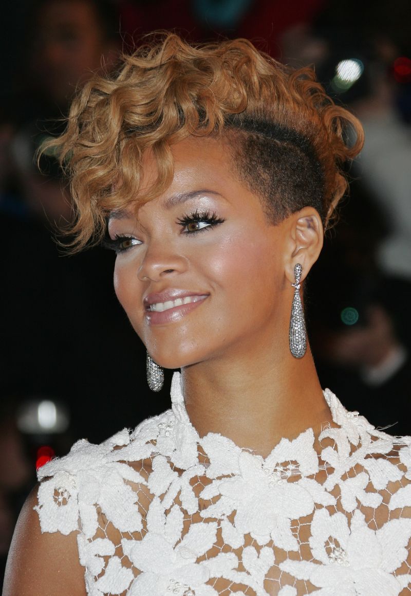 Lets Check In on Rihannas New Short Hairstyle Shall We  Glamour