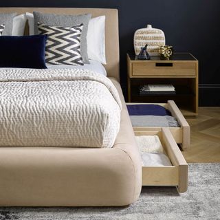 Divan bed with pull out storage drawers