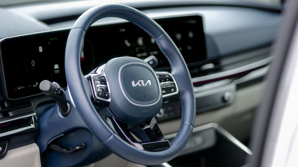 2025 Kia Carnival Hybrid SX Prestige test drive.