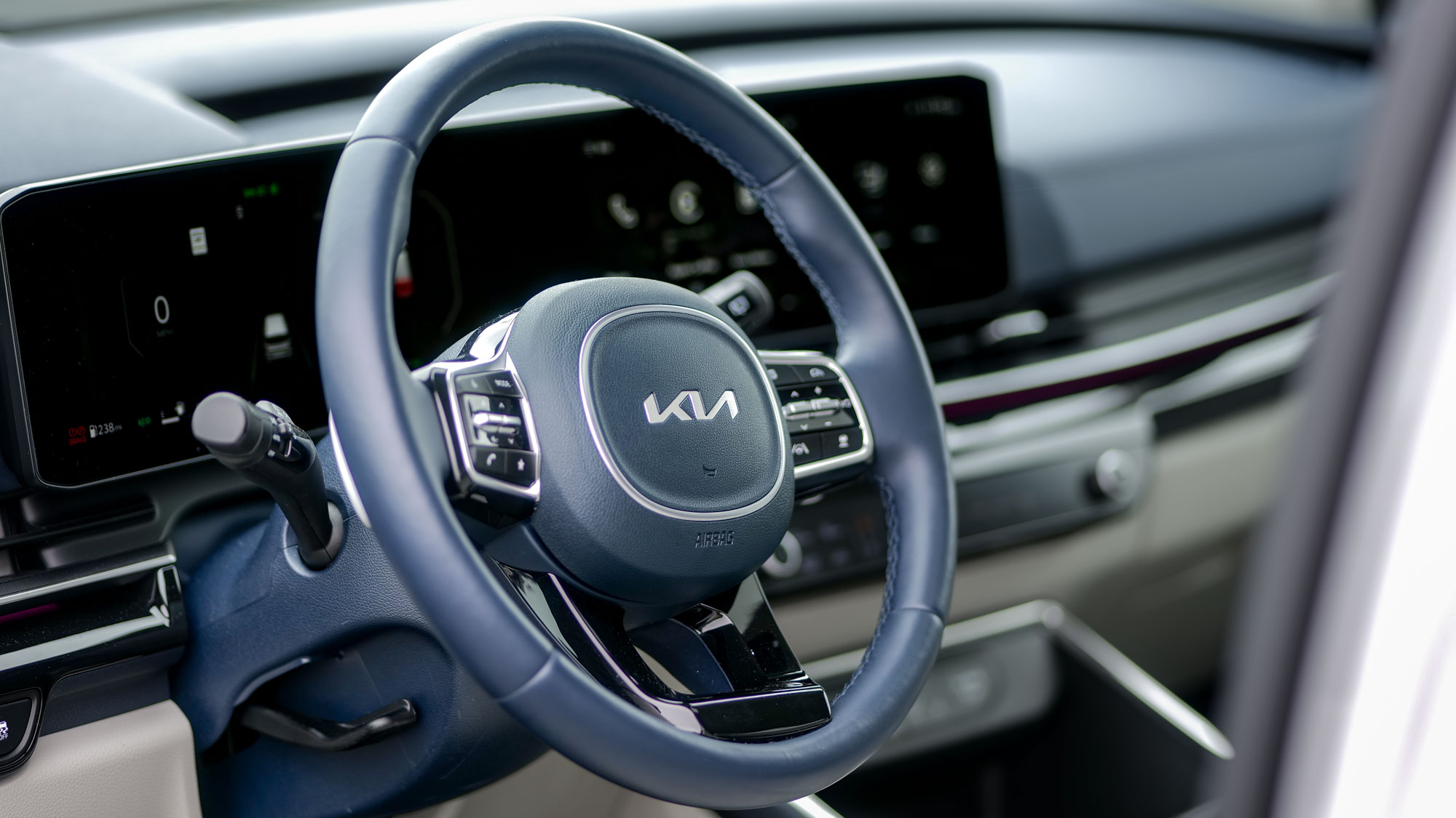 2025 Kia Carnival Hybrid SX Prestige test drive.