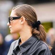 sunglasses streetstyle scrunchie