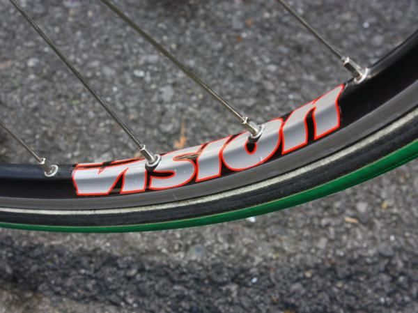 We're not entirely sure what wheels these are on the Cofidis bikes but they're not in the current Vision catalog. Tubular alloy rims with 'Vision' and 'Arenberg' decals, 'Vision'-etched alloy hubs - maybe we'll find out at Sea Otter?