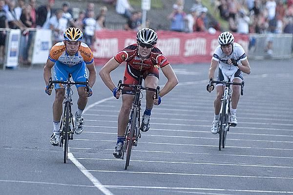 Tom Scully (John Trevorrow Cycles/Chifley Hotel) sticks out the wings and takes out round three of the series ahead of Jack Bobridge (left) of SASI Team O'Grady and Johnnie Walker (Team Degani Cycling Caf