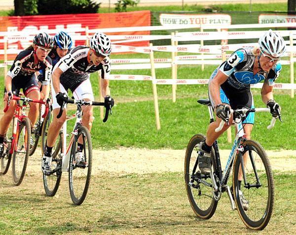Sue Butler (MonaVie-Cannondale) leading the chasers.