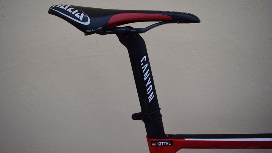 Canyon use a proprietary seatpost (CANYON S27 AERO VCLS CF)