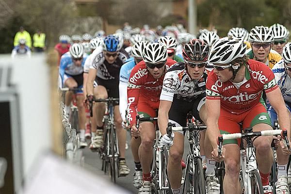 Joshua Chugg (Praties) keeps an eye on any attacks from the peloton in the concluding laps of the criterium.