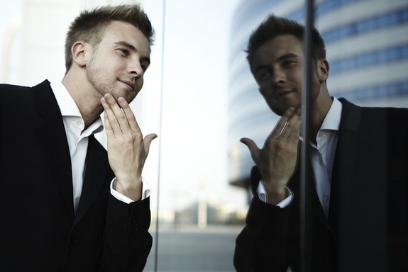 Vain man. Narcissism appears to stress men physically, a new study shows.