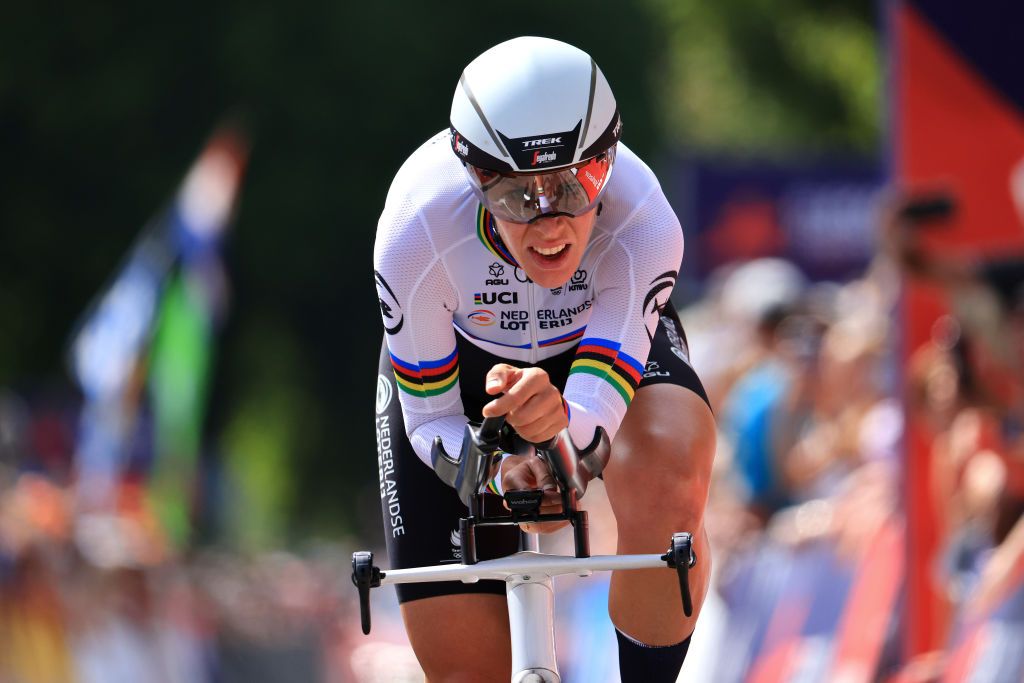 FRSTENFELDBRUCK GERMANY AUGUST 17 Ellen Van Dijk of The Netherlands sprints during the 28th UEC Road Cycling European Championships 2022 Womens Individual Time Trial a 24km one day race from Frstenfeldbruck to Frstenfeldbruck on August 17 2022 in Frstenfeldbruck Germany Photo by Jan HetfleischGetty Images