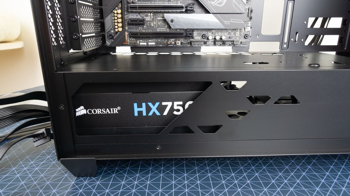 InWin 216