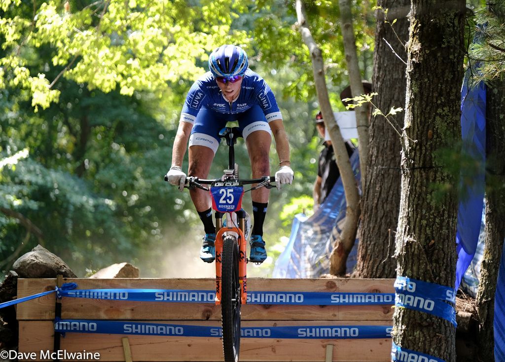 Hannah Finchamp (Luna Pro Team) in the air