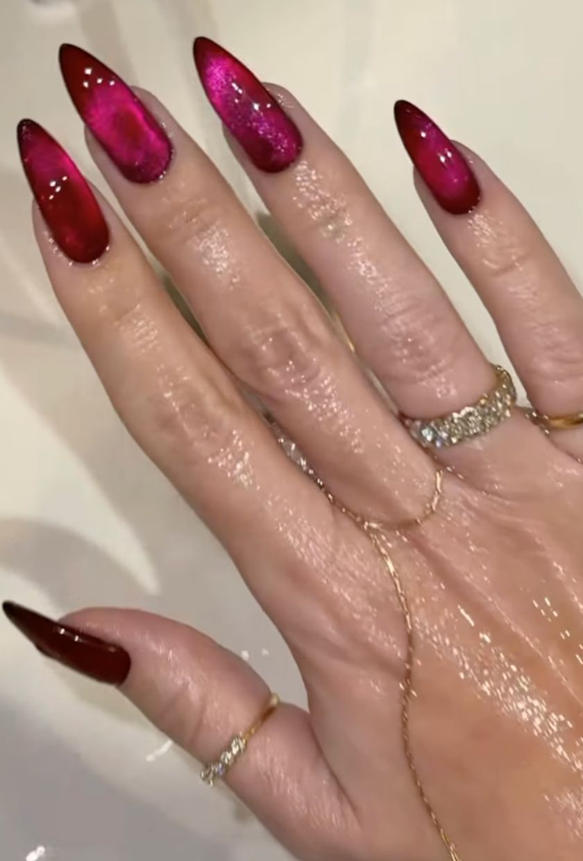 @iramshelton - Chic Red Nail Designs