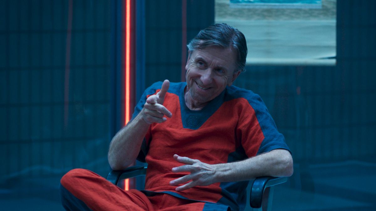 Tim Roth&#039;s Emil Blonsky winks and points at Jennifer Walters from his prison cell in She-Hulk: Attorney at Law