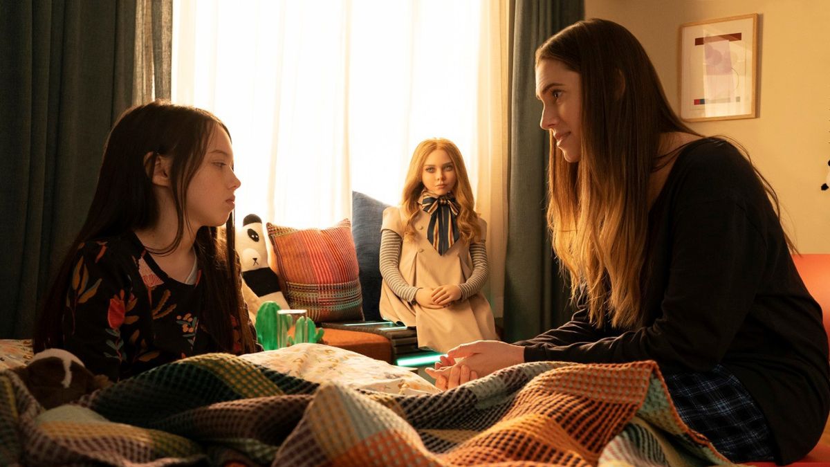 Violet McGraw and Allison Williams in &quot;M3gan&quot; (2022)