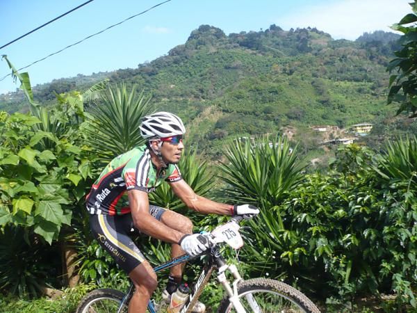 Eddy Perez passes lovely scenery.