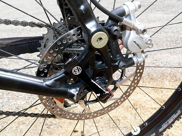 The &rsquo;07 Fuel EX receives a proper dropout pivot to remove any built-in &ldquo;springiness&rdquo; from the system for more accurate suspension tuning.