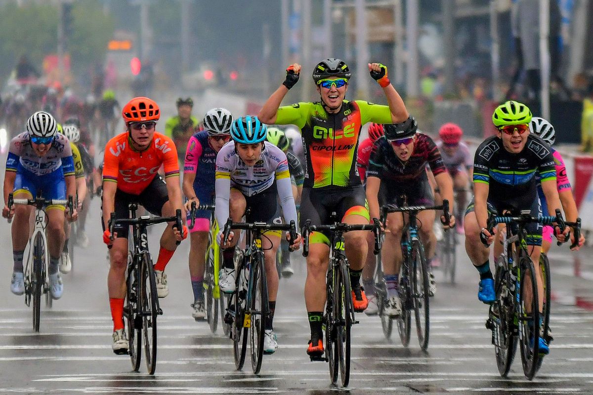 Chloe Hosking wins it