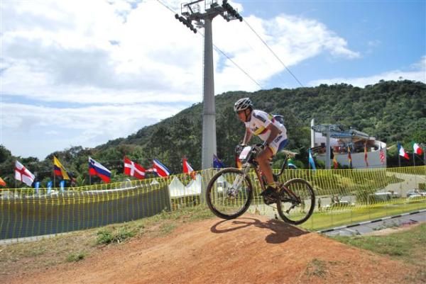 A Colombian racer in the cross country