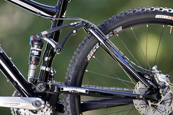 The Top Fuel 69er retains 2007 Top Fuel geometry and technology.