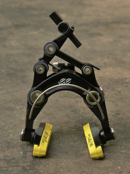 The five-pivot linkage mixes gobs of rim clearance with incredible stopping power and control.