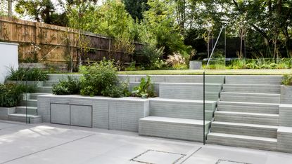 Modern garden steps by RDA Architects