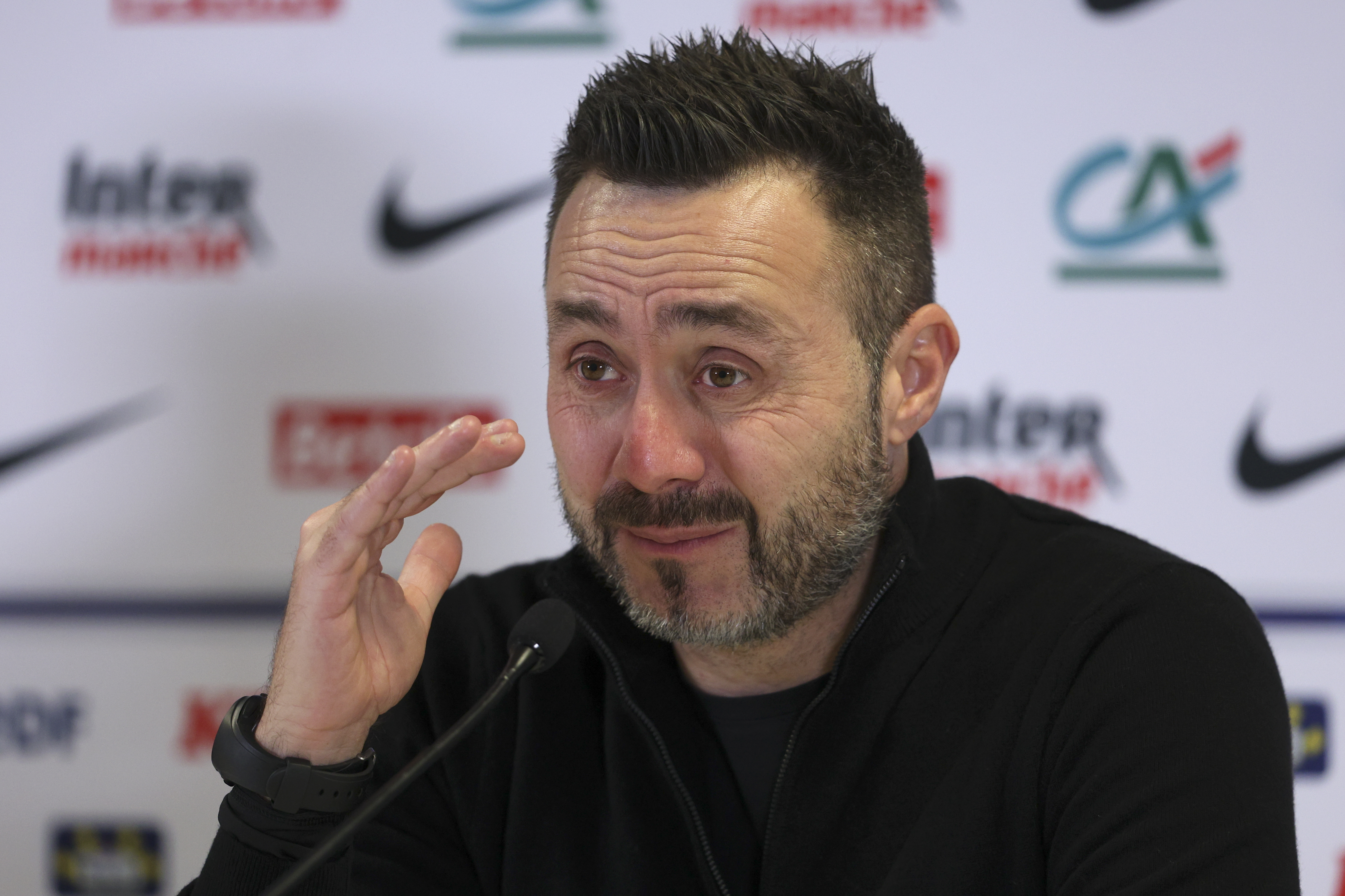 MARSEILLE, FRANCE - FEBRUARY 3: Head Coach Roberto De Zerbi of Olympique de Marseille speaks after the French Cup match between Olympique de Marseille and Stade Rennais at Orange Velodrome on February 3, 2026 in Marseille, France. (Photo by Neal Simpson/Sportsphoto/Allstar via Getty Images)