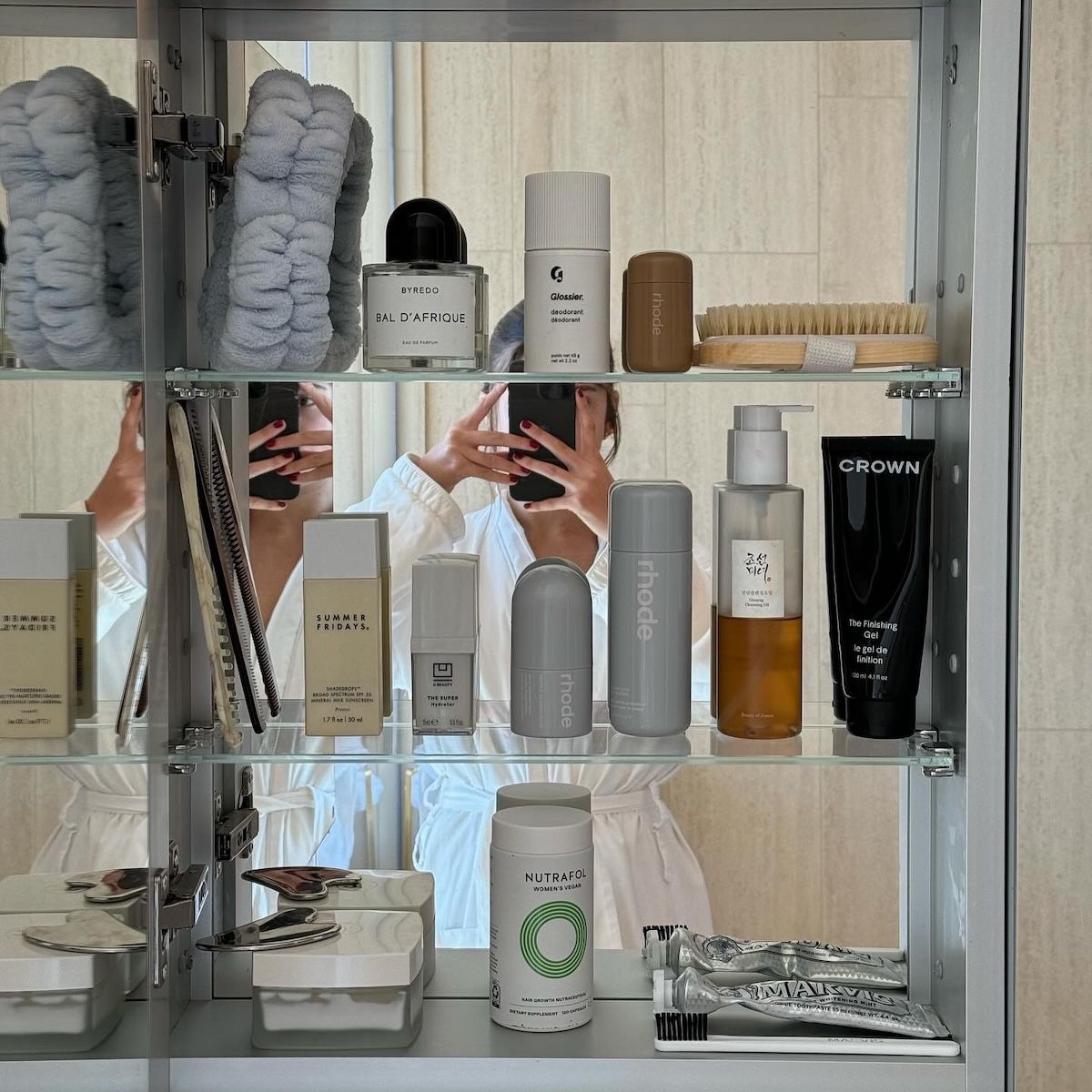 선크림! 비타민 C! 속눈썹 세럼! 이 짧은 기간 동안 진행되는 Dermstore 세일이 봄의 설렘을 불러일으키네!