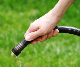 Draining garden hose