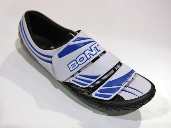 Bont's entry-level a-three costs less than US$200 and yet is still fully heat moldable and supposedly just as rigid as the top models, only with more weight and a slightly thicker stack height.