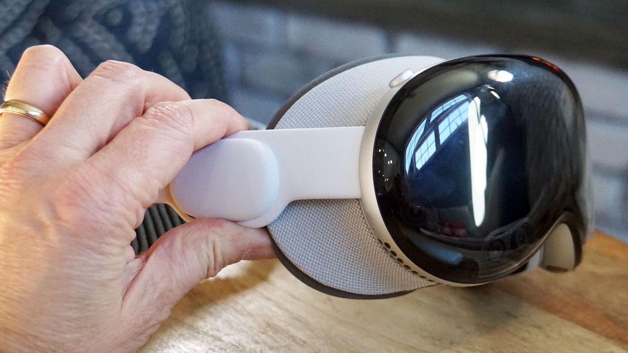 Apple Vision Pro Review
