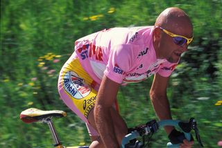 Marco Pantani at the 1999 Giro d'Italia (Sunada)