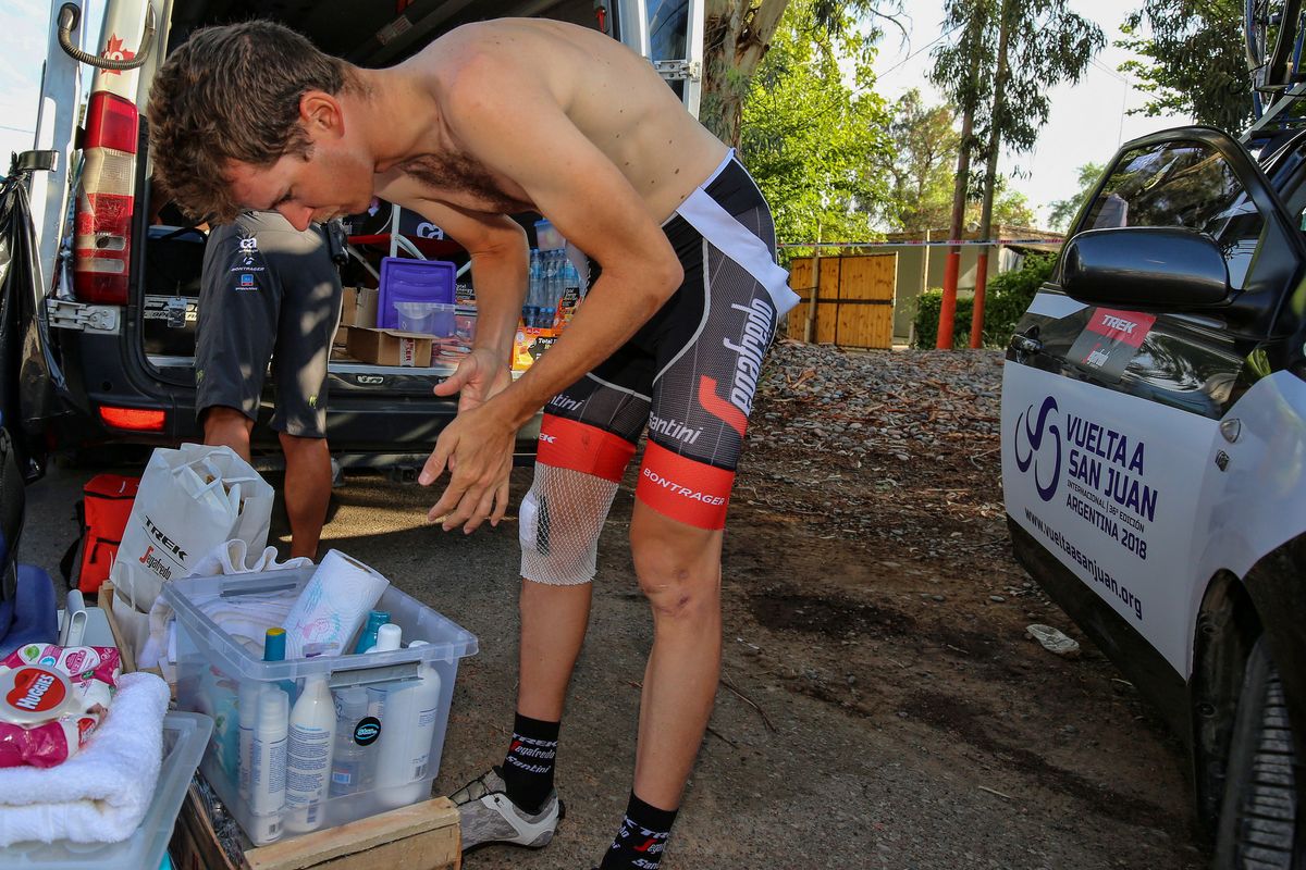 Peter Stetina with his knee strapped up from a crash earlier in the race