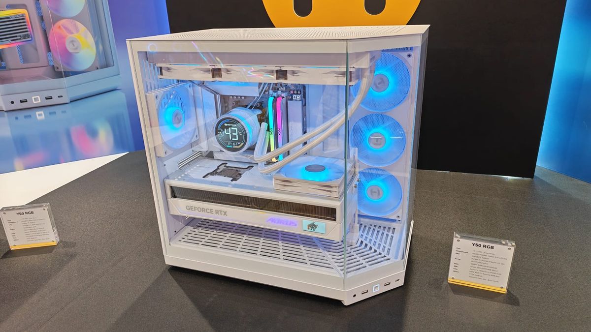 The HYTE Y50 RGB in white, with a built gaming PC within