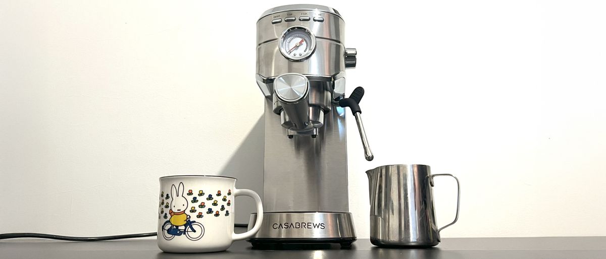 The Casabrews CM5418 is a small but mighty espresso machine for the casual coffee lover