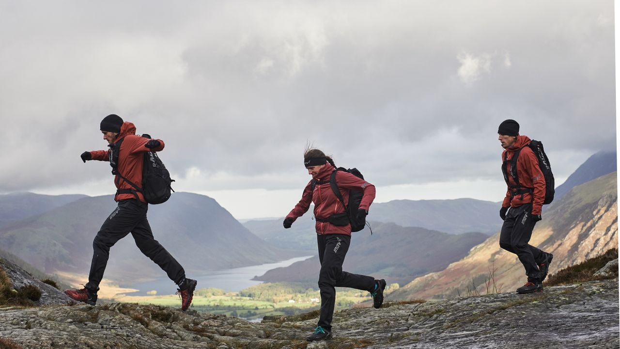 The world’s first graphene hiking boots have arrived: three hikers run across a mountain peak