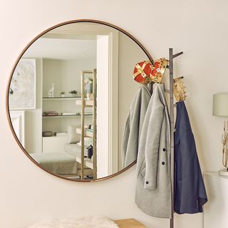 mirror with lamp