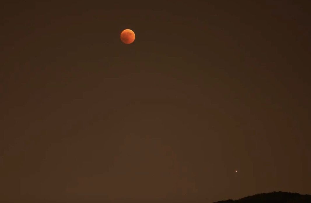 Total Lunar Eclipse of July 2018 from Rome