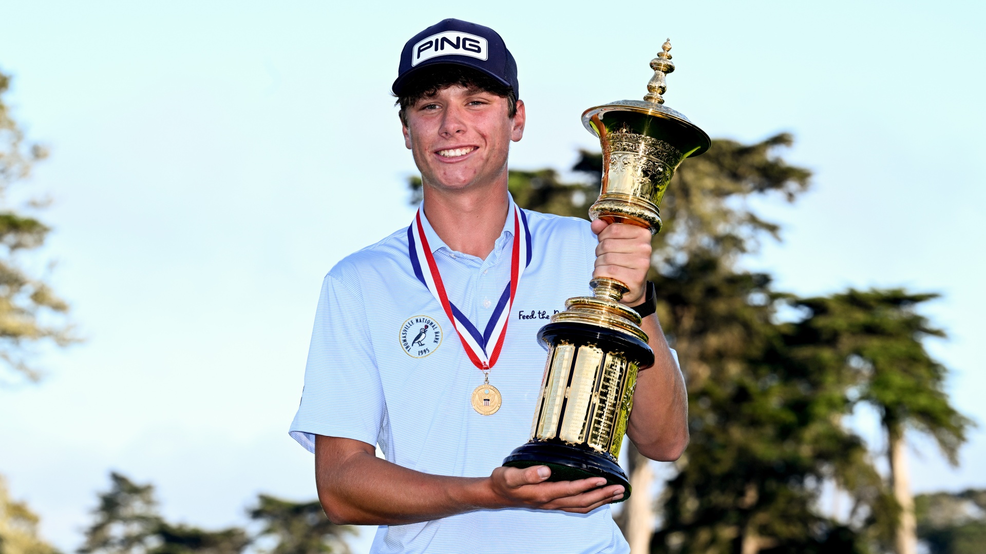 Mason Howell poses with the Havemeyer Trophy after winning the US Amateur Championship in 2025