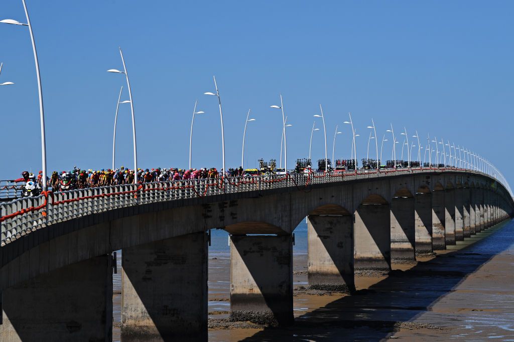 SAINTMARTINDERE FRANCE SEPTEMBER 08 Peloton La Seudre Viaduct Ile dOleron Bridge Landscape during the 107th Tour de France 2020 Stage 10 a 1685km stage from ile dOleron Le Chateau dOleron to ile de Re Saint Martin de Re TDF2020 LeTour on September 08 2020 in Saint Martin de Re France Photo by Tim de WaeleGetty Images