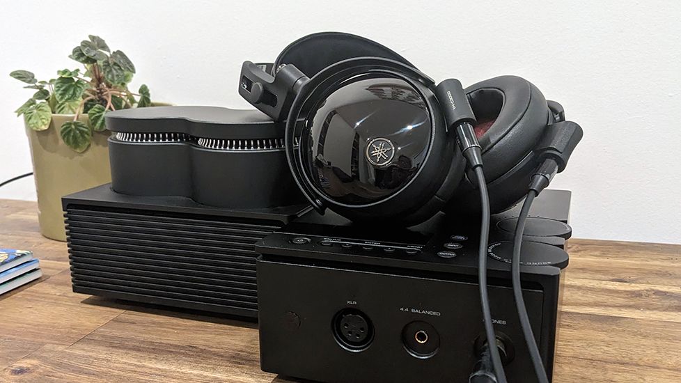 Yamaha YH-C3000 headphone hands-on photos