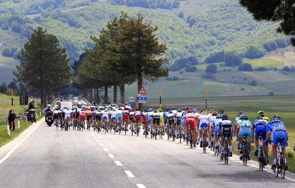 The peloton headed south into Campania.