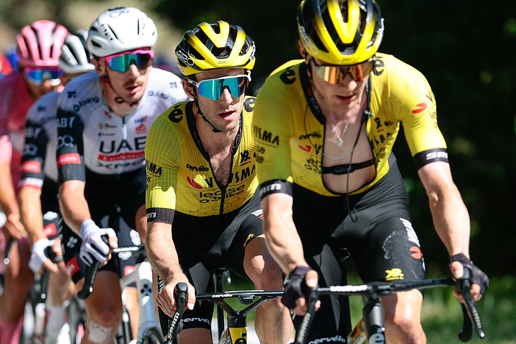Team Visma-Lease a Bike&#039;s British rider Simon Yates (2nd R) rides in the pack during the ascent of Col De Joux (Joux Pass) in the 19th stage of the 108th Giro d&#039;Italia cycling race of 166kms from Biella to Champoluc on May 30, 2025. (Photo by Luca Bettini / AFP)