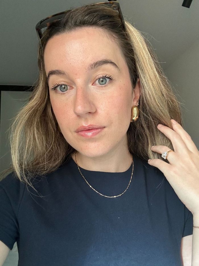 Junior beauty editor Grace Lindsay testing the Glow Recipe liquid blusher