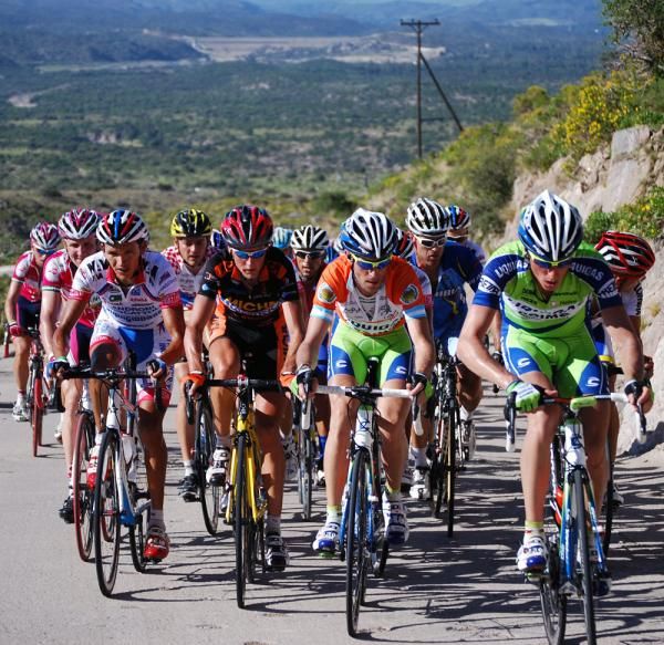 Liquigas control the pace on the early slopes of the final climb