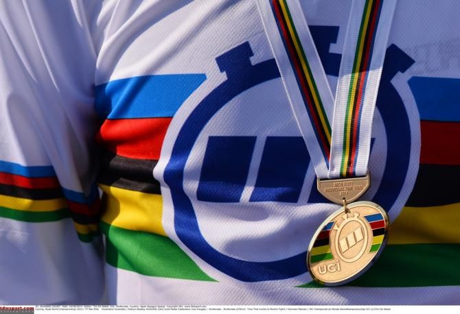 Bradley Wiggins (Great Britain) in the rainbow jersey with the gold medal