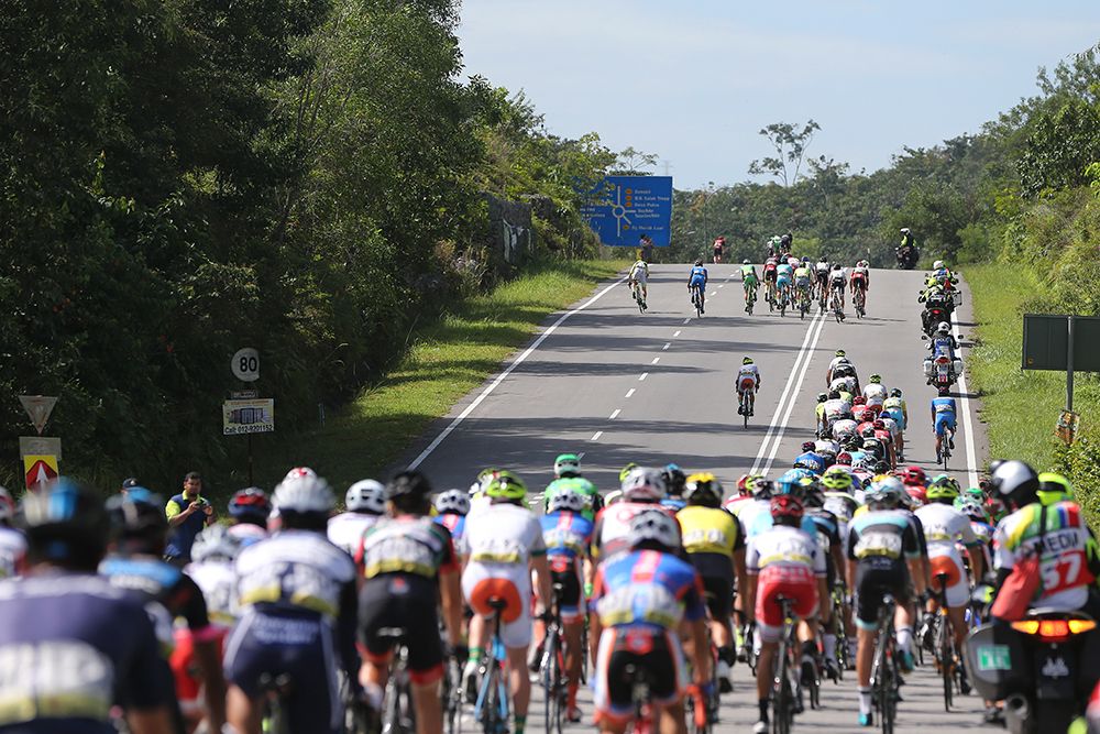 Riders try to breakaway
